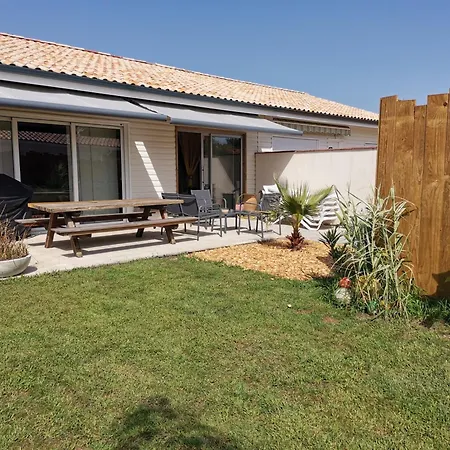 Vakantiehuis Maison Au Calme Au Centre De Et Proche Du *
